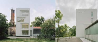 Büroturm angedockt – Das stellwerken dock